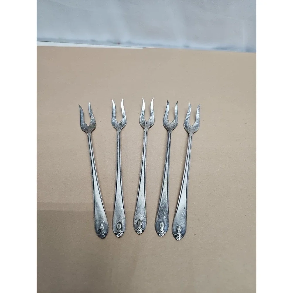 Set of 5‎ VTG Wm Rogers Mfg Co Original Rogers Silverplate Pickle Cocktail Forks